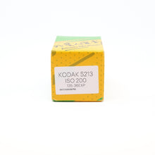 Load image into Gallery viewer, Kodak VISION3 5213 200T Color Negative Film (135)